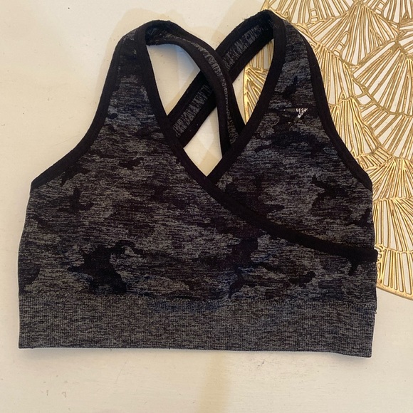 Gymshark Sports Bra - Picture 1 of 2